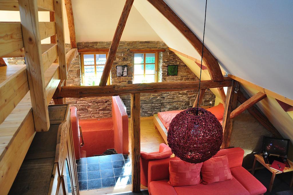 Appartement Lehmlounge à Montjoie Chambre photo